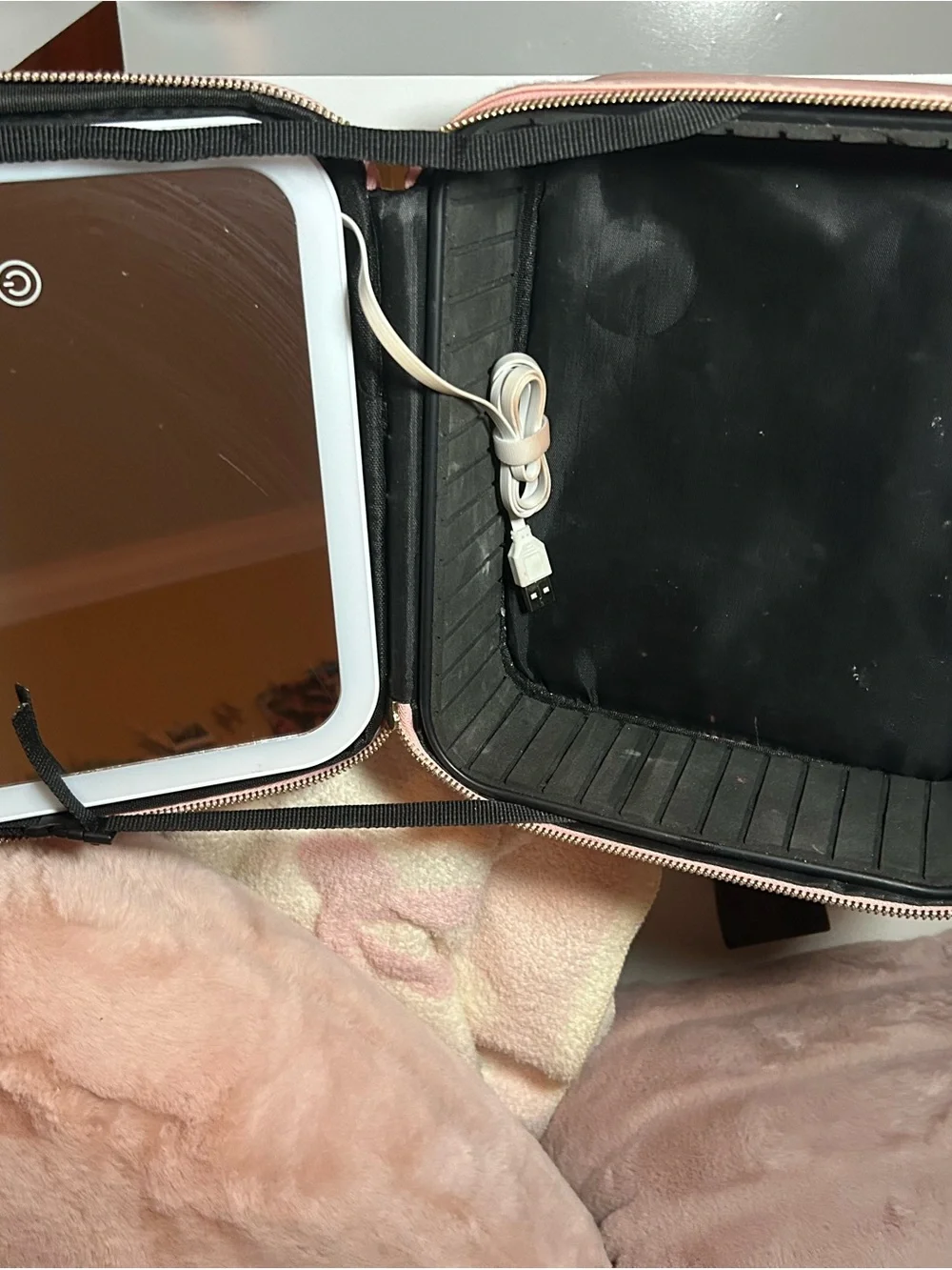 Behaesty Pink Cosmetic Travel Case